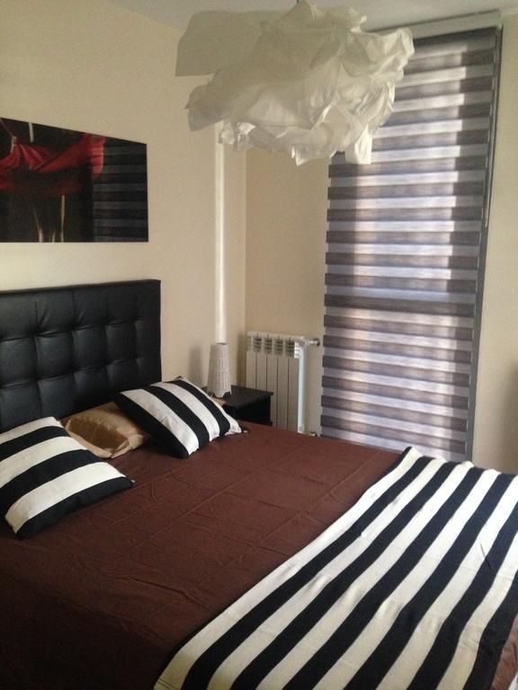 Golf Y Nieve Apartment Sabinanigo Bagian luar foto