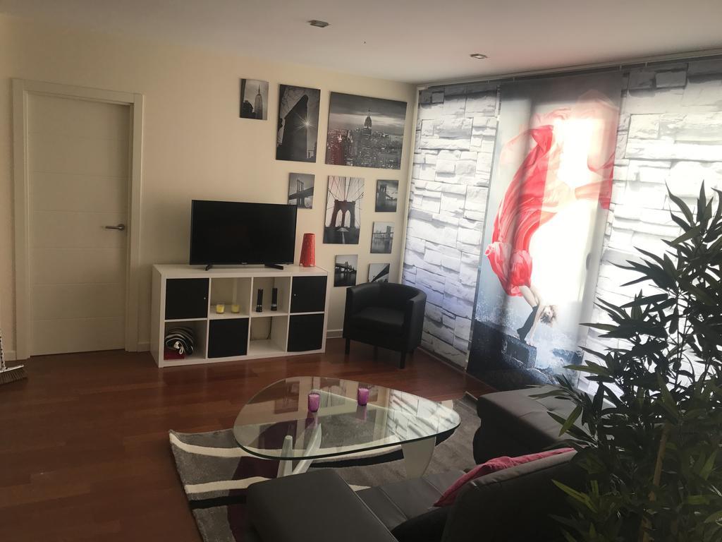 Golf Y Nieve Apartment Sabinanigo Bagian luar foto